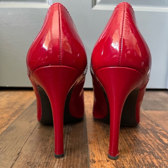 Guess by Marciano Glossy Red Heels - Picture 6 of 8